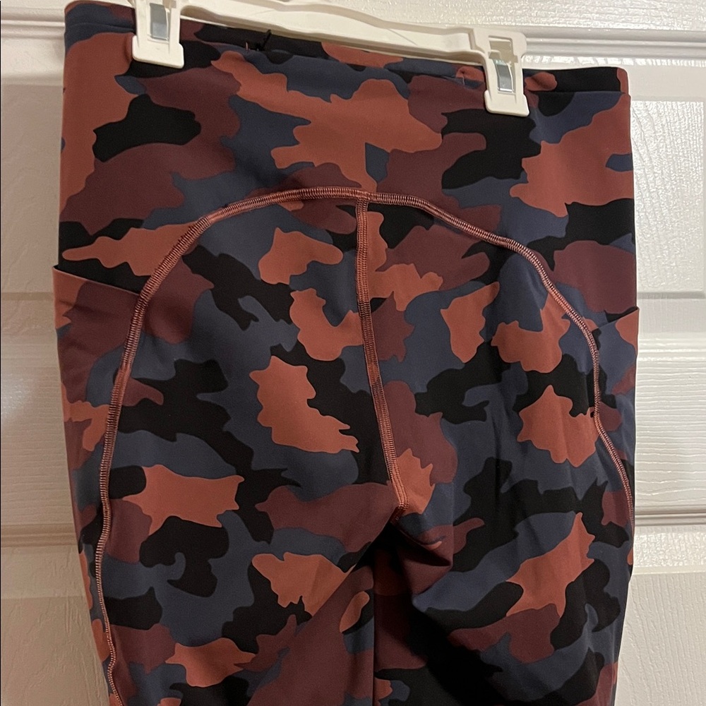Lululemon swift speed high rise -24 inch -camo Smokey red - Picture 10 of 12